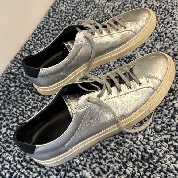 Common Projects silver low-tops - great sneakers in solid condition - minor wear - Picture 6 of 13